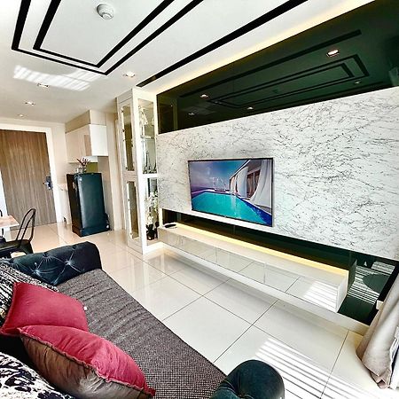 Apartamento Deamber Bangsare Pattaya Bang Sare Exterior foto
