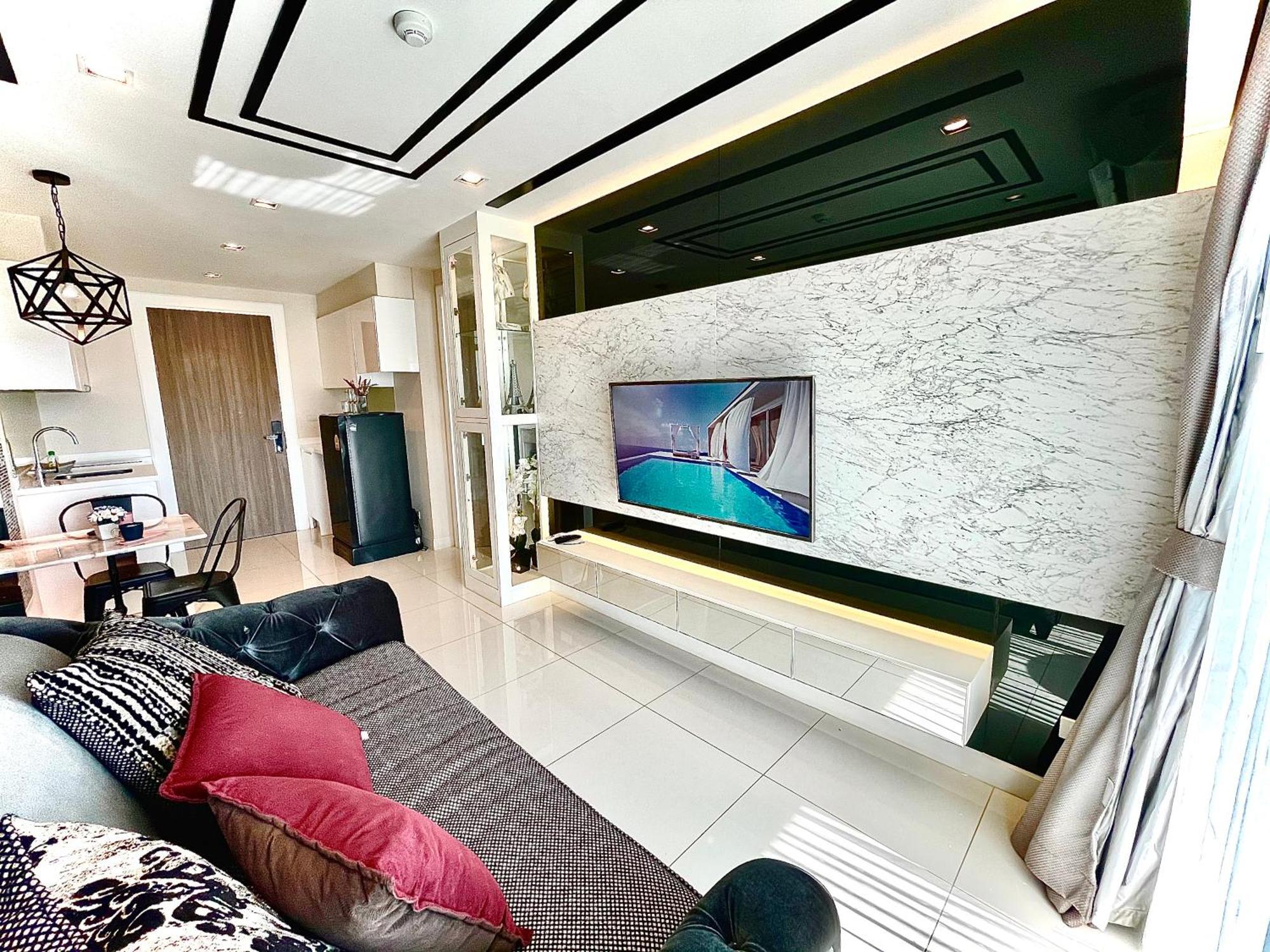 Apartamento Deamber Bangsare Pattaya Bang Sare Exterior foto