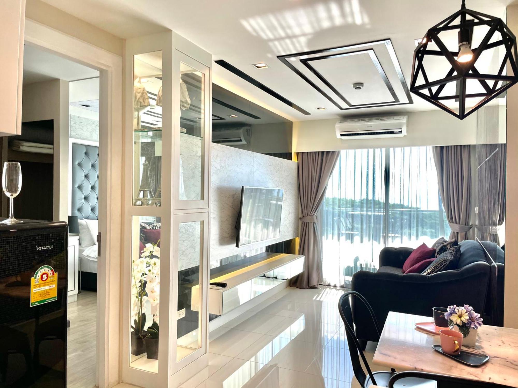 Apartamento Deamber Bangsare Pattaya Bang Sare Exterior foto