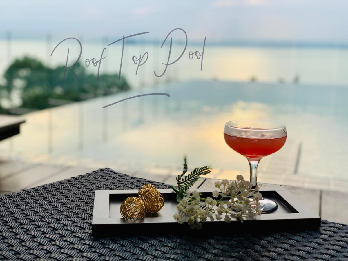 Apartamento Deamber Bangsare Pattaya Bang Sare Exterior foto